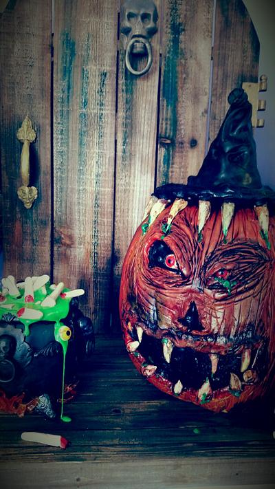 creepy pumpkin and cauldron cake by Liz Huber @Cakery Creation - Cake by Cakery Creation Liz Huber
