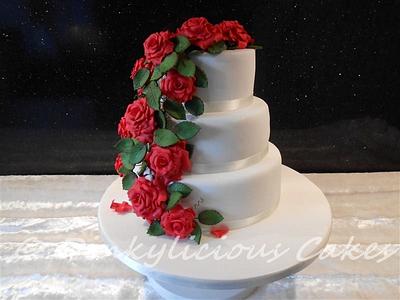 red rose wedding cake - Cake by Dinkylicious Cakes