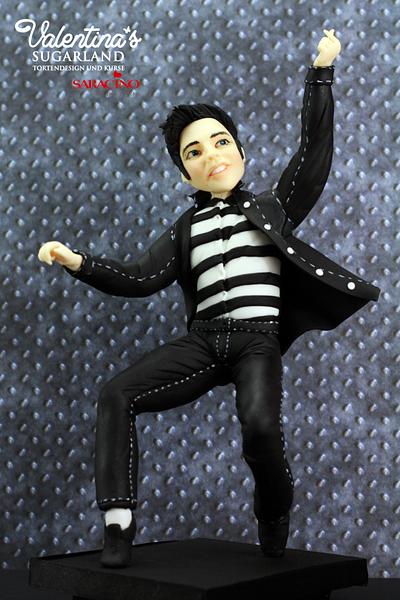 Elvis Presley Figurine  - Cake by Valentina's Sugarland