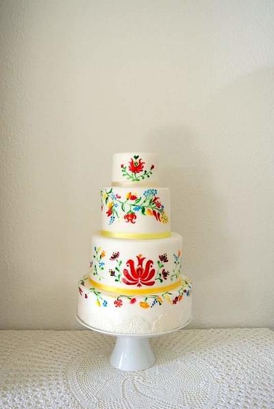 Kalocsai - Cake by Rosas Kunst Kager