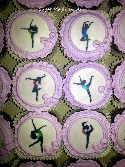 Cupcake Dance - Cake by Antonia Lazarova