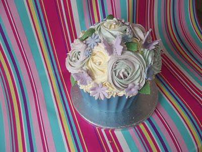 Giant cupcake to auction for charity - Cake by Jules
