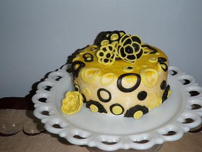 Shawna flower and circles - Cake by June ("Clarky's Cakes")
