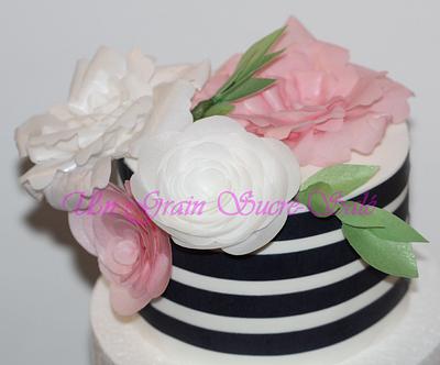 Cake with flowers wafer paper... - Cake by noumika