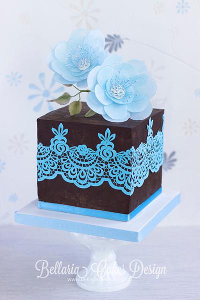 Iced blue wafer paper beauty - Cake by Bellaria Cake Design 