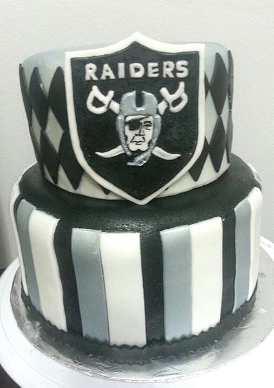 Oakland Raiders  - Cake by Infinity Sweets