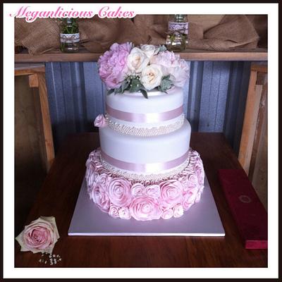 Pretty in Pink - Cake by Meganlicious Cakes