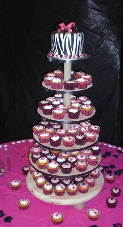 zebra wedding - Cake by Laciescakes
