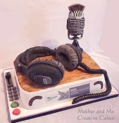 BBC Three Counties Radio Interview - Cake by Mother and Me Creative Cakes