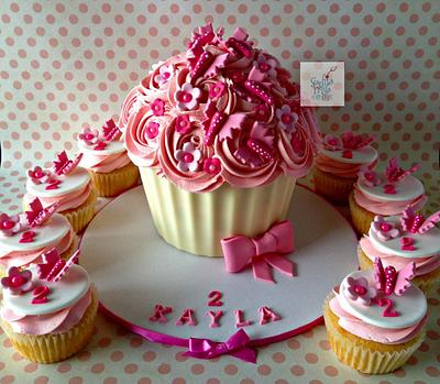 Butterflies & Blossoms - Cake by Sophia Mya Cupcakes (Nanvah Nina Michael)
