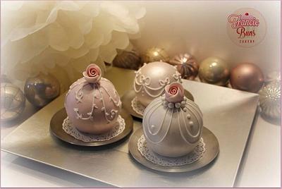Cake Baubles! - Cake by Fancie Buns