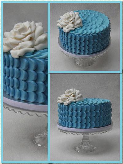 White Rose and buttercream petals - Cake by RED POLKA DOT DESIGNS (was GMSSC)