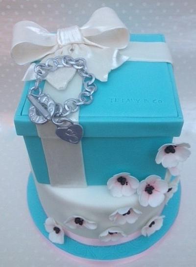 Tiffany two tier cake - Cake by Charmaine 