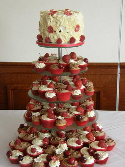 Red and White Wedding Cake - Cake by eatlovecake
