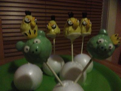 angry birds cake pops - Cake by JessieWilliams