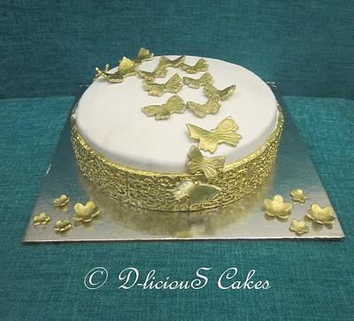 White and Gold - Cake by devinasoni