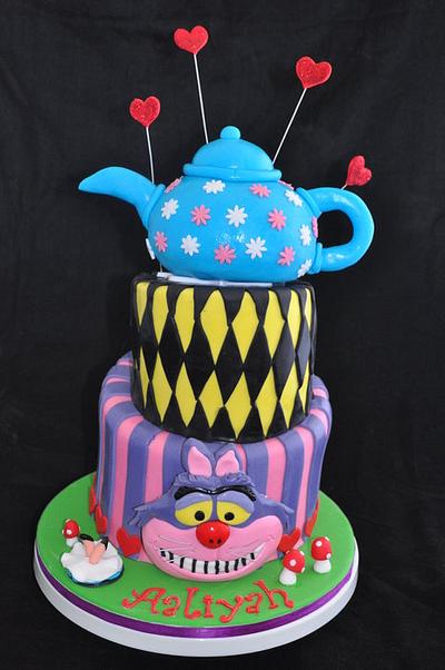 Alice in Wonderland  - Cake by Cupcakevalley
