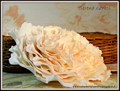 PEONY IN GUM PASTE - Cake by Serena Geraci