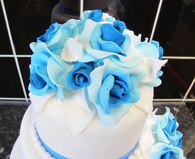 Blue & White Wedding Cake - Cake by ChrissysBristol