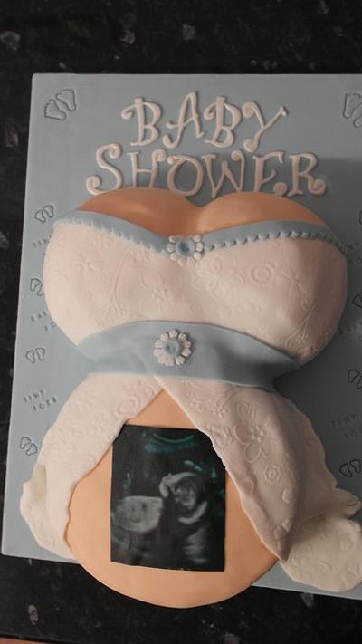 Baby bump - Cake by Justine