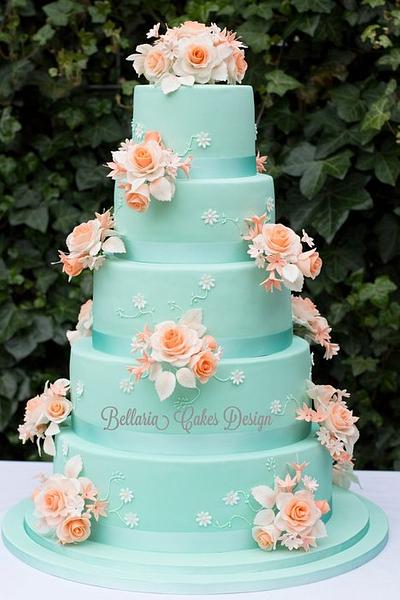 5-tier mintgreen and peach weddingcake - Cake by Bellaria Cake Design 