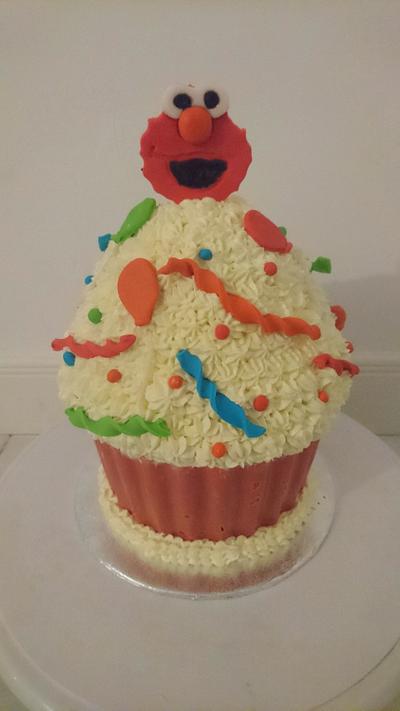 Elmo sesamestreet giant cupcake - Cake by Dana Bakker