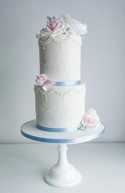 Classic lace - Cake by The Snowdrop Cakery