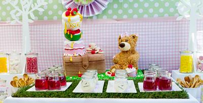 Teddy Bears Picnic - Cake by CalamityCakes