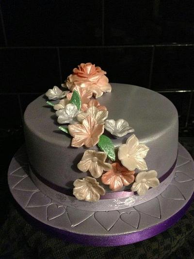 simply elegant cake - Cake by charmaine cameron
