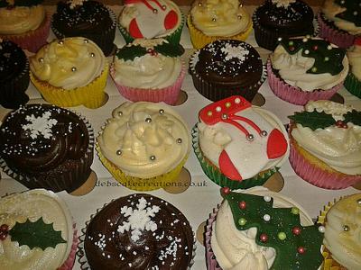 Xmas Cupcakes - Cake by debscakecreations