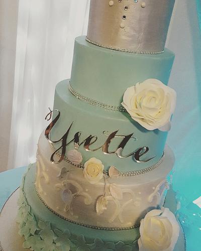 Quinceañera - Cake by Dolcetto Cakes