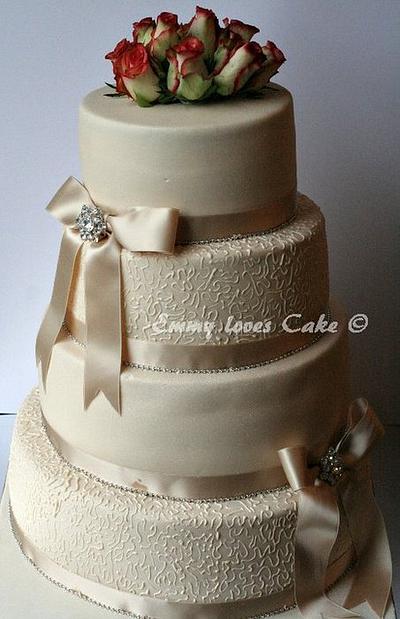 Ivory bridescake - Cake by Emmy 