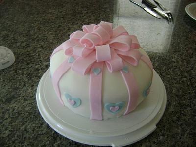 Birthday Present - Cake by Lisa