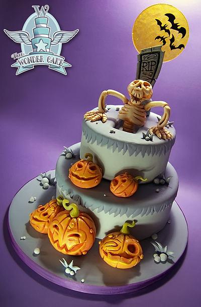 I'm going out tonight,  it's Halloween! - Cake by The Wonder Cake