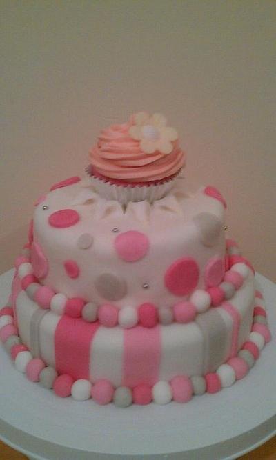 2 Tier cake with cupcake topper - Cake by Treat Sensation