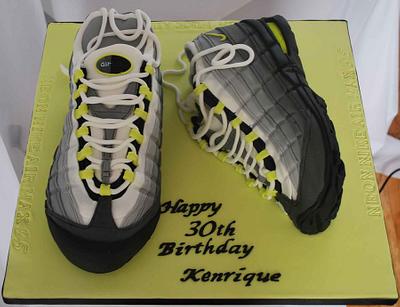 Runners - Cake by squirt