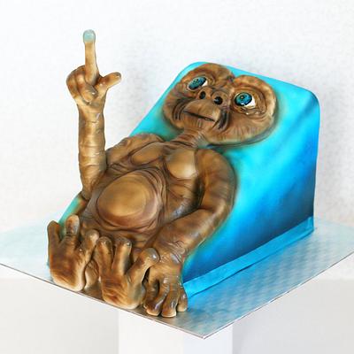 E.T. - Cake by OndrejHavelka