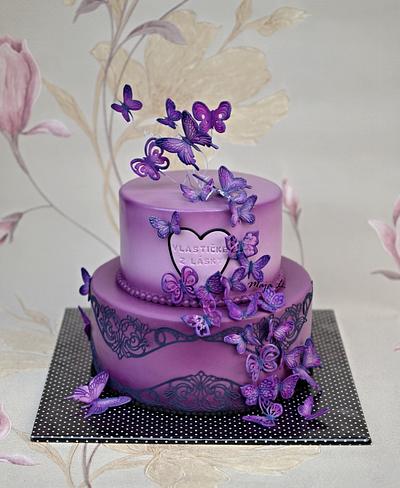 Deep purple butterflies  - Cake by majalaska