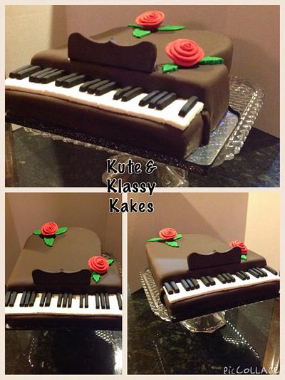Baby Grand Piano - Cake by Kute & Klassy