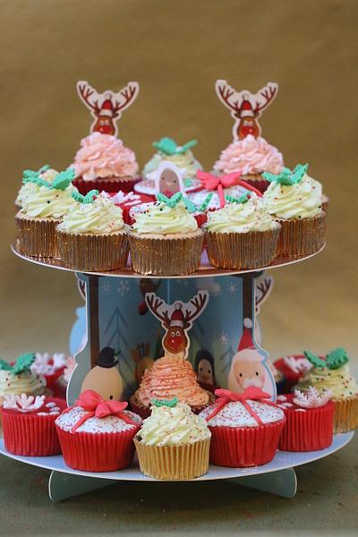 CHRISTMAS CUPCAKES  - Cake by Lucya 