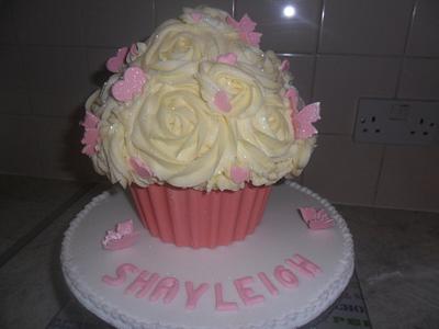 large giant pink vanilla cupcake - Cake by elizabeth