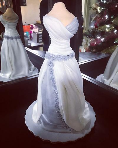 Fondant wedding dress - Cake by Coco Mendez