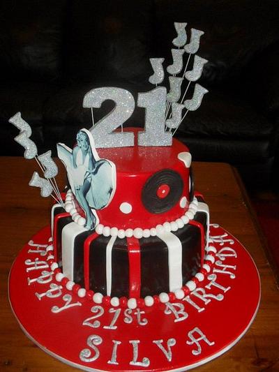 Rock n Roll 50's inspired cake - Cake by DolceSofia