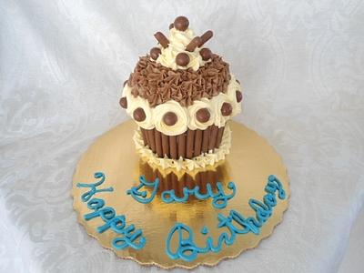 Giant cupcake - Cake by Sugar Me Cupcakes