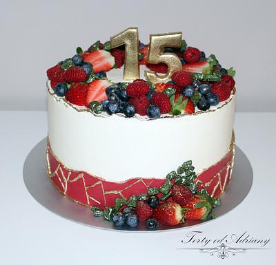 birthday cake with merringue cream - Cake by Adriana12