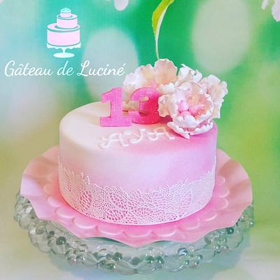 Pastel pink floral cake - Cake by Gâteau de Luciné
