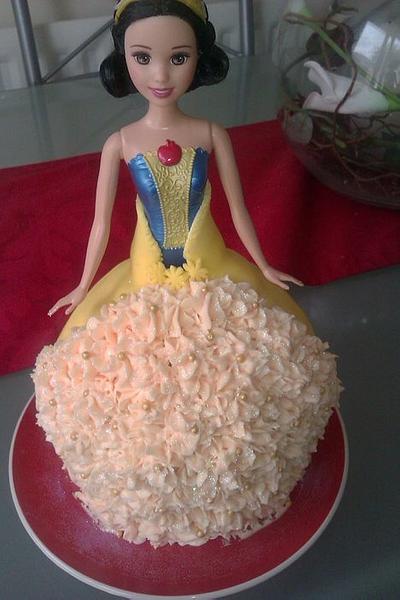 Snow white cake for a little Princess x - Cake by Ashdan