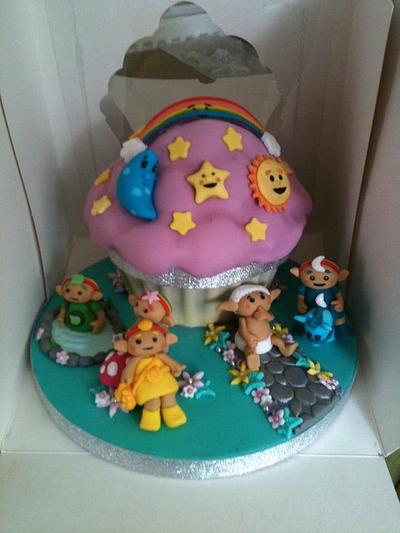 CloudBabies giant cupcake - Cake by Bezmerelda