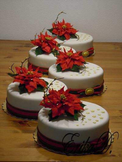cake with poinsettia - Cake by Derika