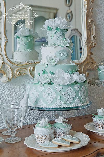Green and white damask wedding cake ! - Cake by Irina Kubarich